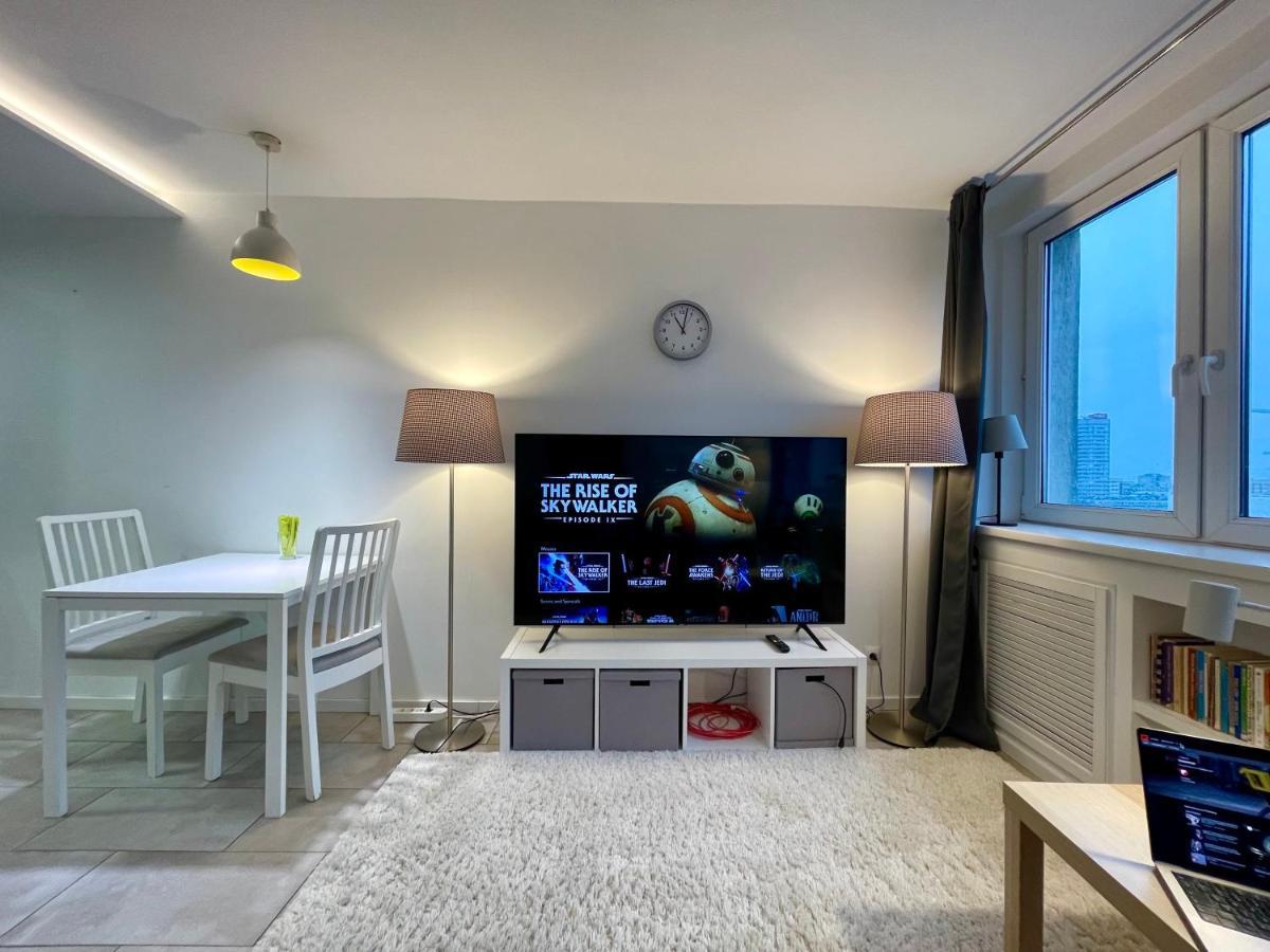 Palace 3 Wifi 65'Tv Netflix Hbo Disney Applettv Βαρσοβία Εξωτερικό φωτογραφία